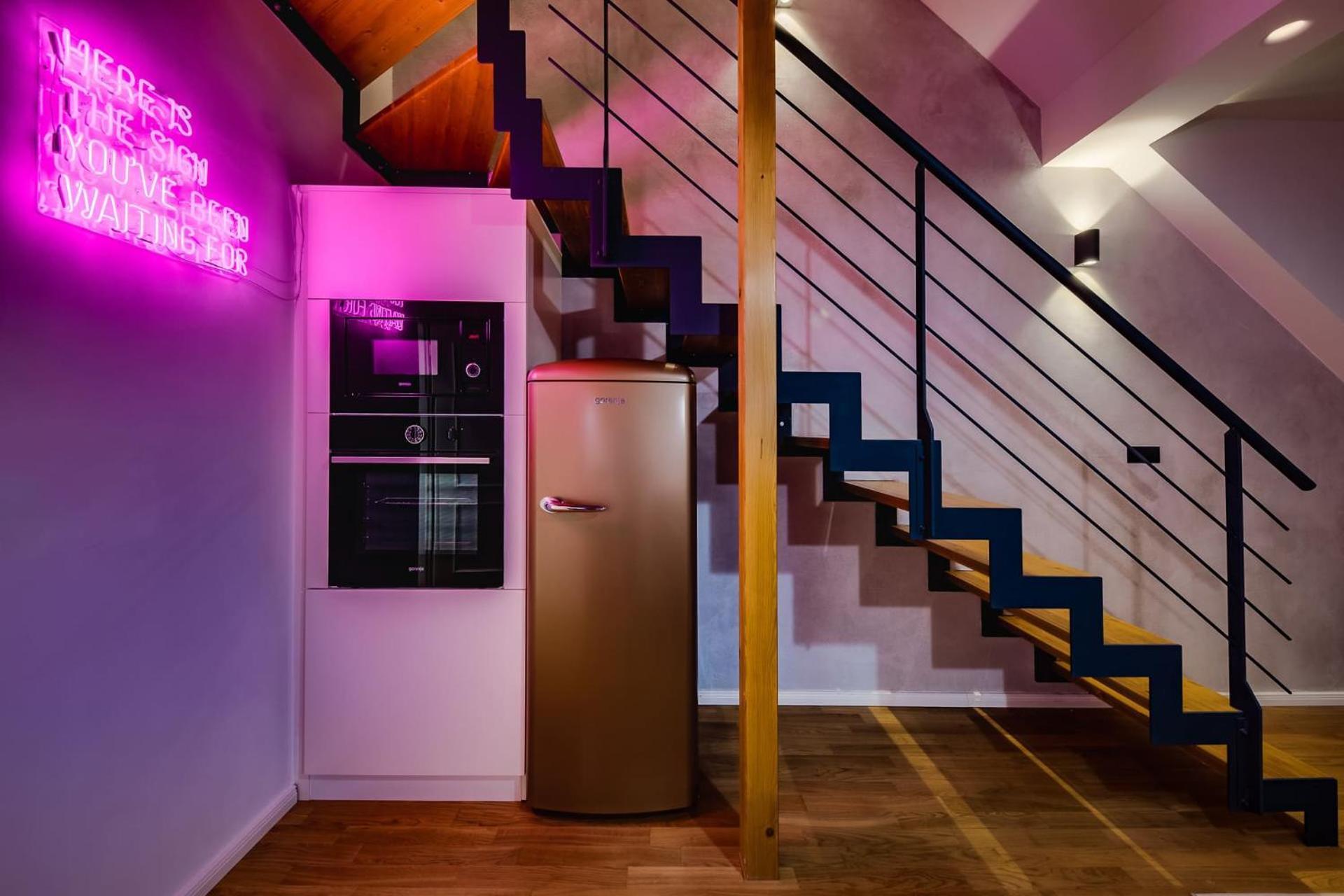 Days - Sunny Riverside With Terraces Apartment Prag